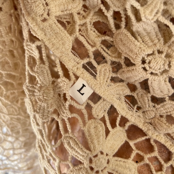 Crochet Sheer Floral Lace Off White Top - Picture 6 of 7